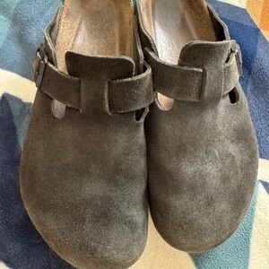 Birkenstock Brown Suede Boston’s